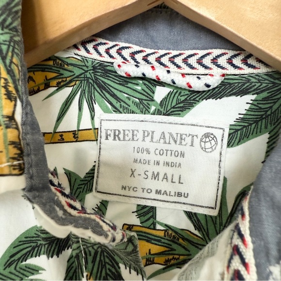 Free Planet Men's XS Tropical Palm Tree Graphic Button-Up Shirt Summer Cotton - Picture 5 of 10